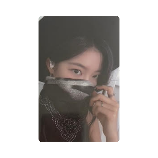 LE SSERAFIM (르세라핌) - KAZUHA Unforgiven yizhiyu POB Photocard