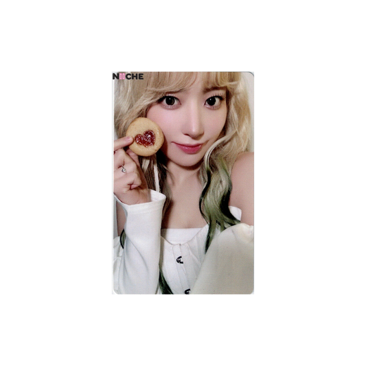 LE SSERAFIM (르세라핌) -   SAKURA 'EASY' Weverse Fansign Benefit Photocard
