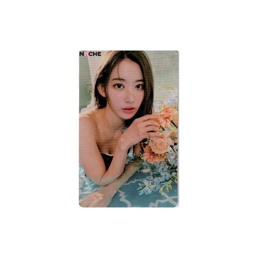 LE SSERAFIM (르세라핌) -   SAKURA 'FEARLESS' Blue Cyphre Photocard