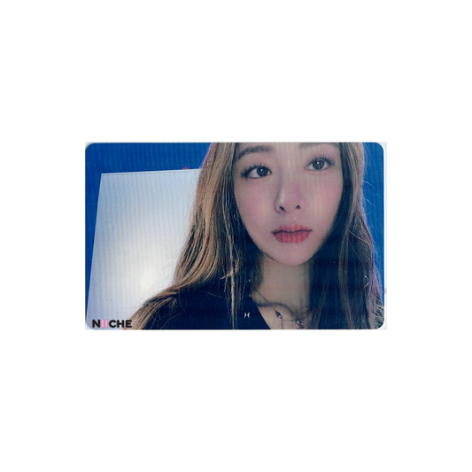 LE SSERAFIM (르세라핌) -  YUNJIN 'FEARLESS' Weverse POB Holo Photocard