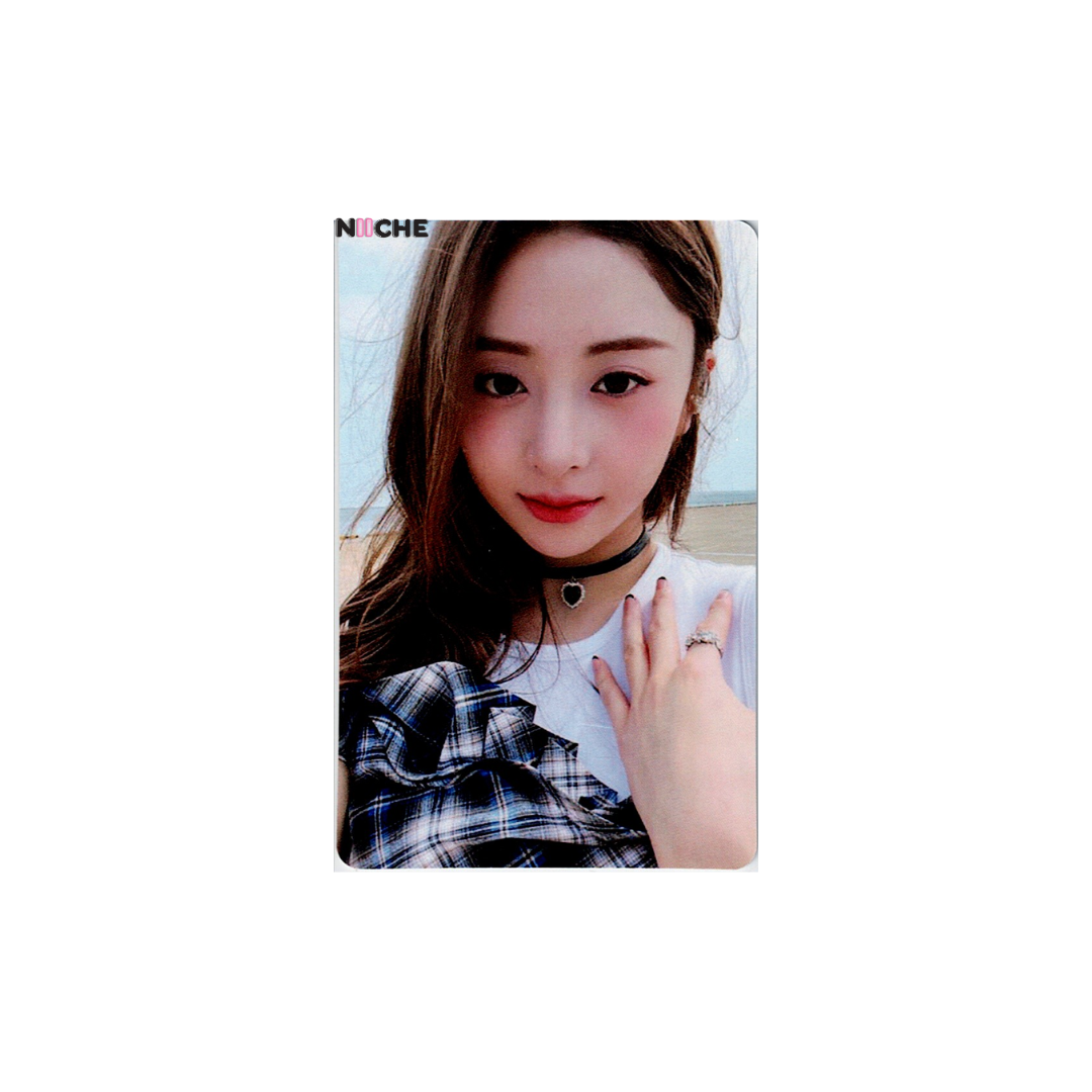 LE SSERAFIM (르세라핌) -  YUNJIN 'ANTIFRAGILE' Tou Global Fansign Photocard